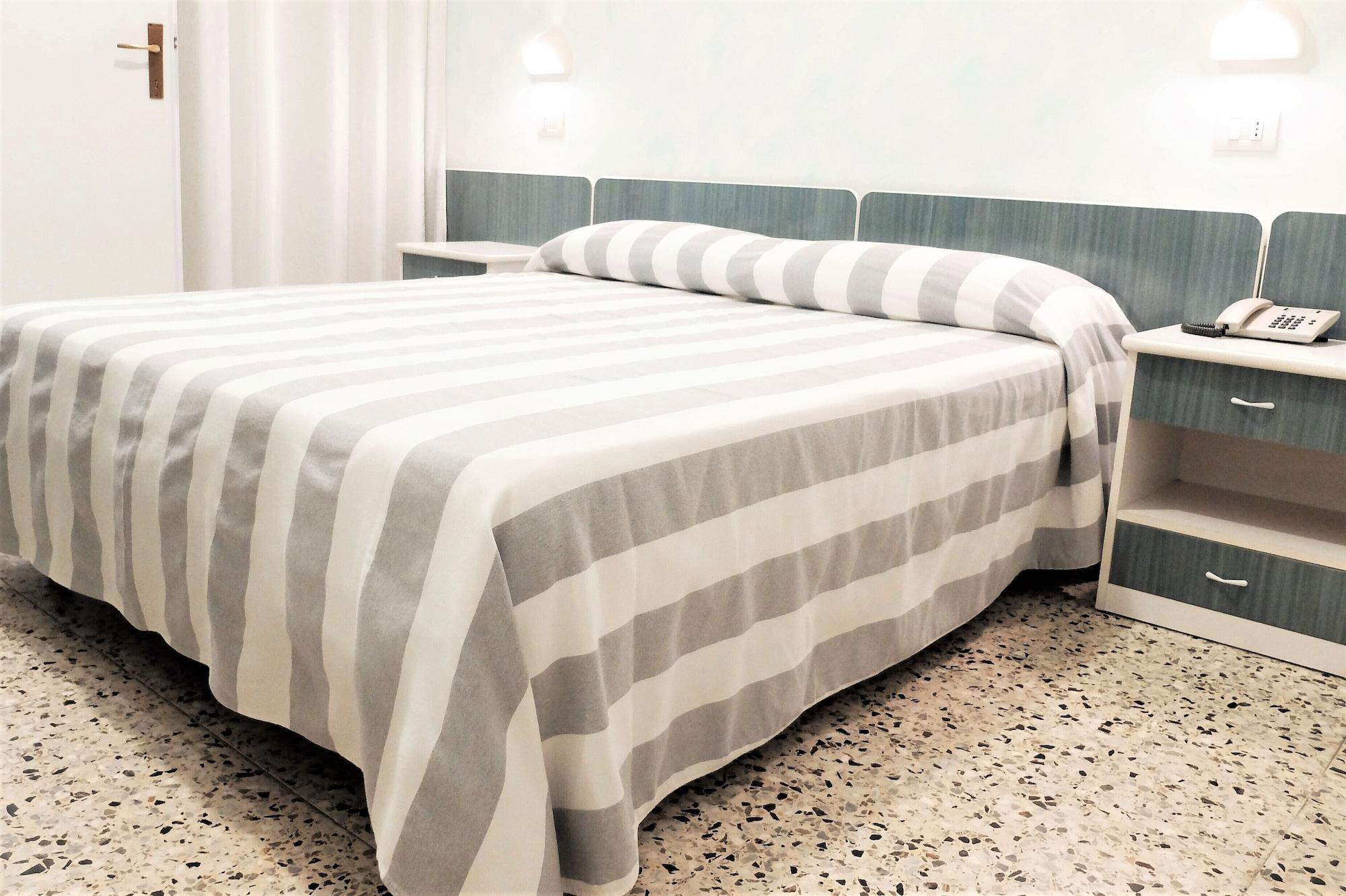 Hotel Aurea Rimini Bagian luar foto